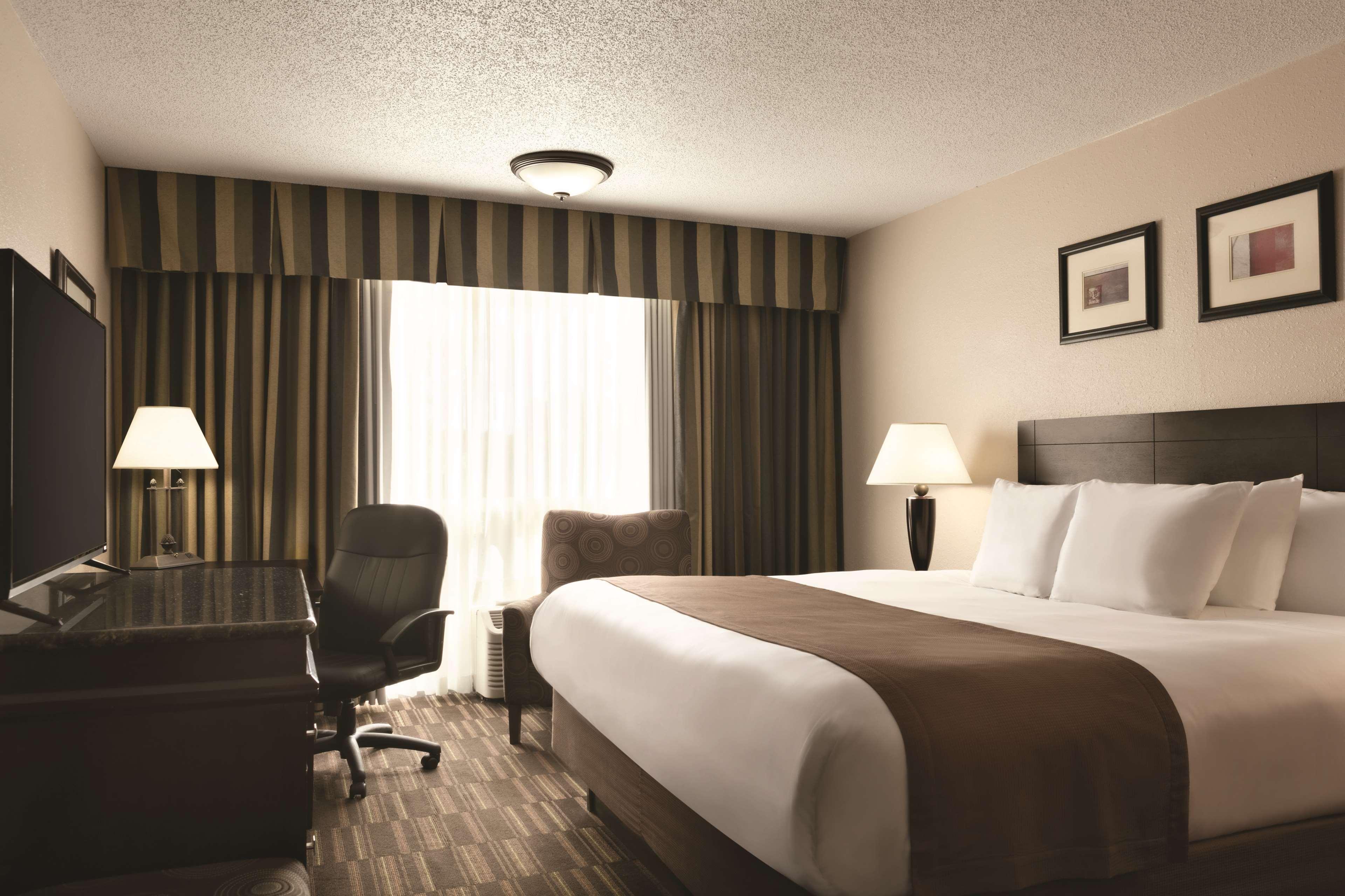 Radisson Hotel Louisville North Jeffersonville Habitación foto